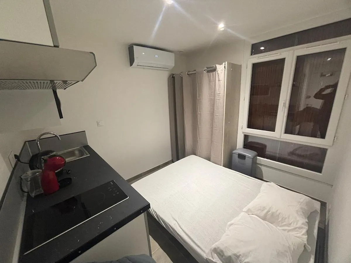 Modern Studio Near Stade Velodrome Metro Station Marseille