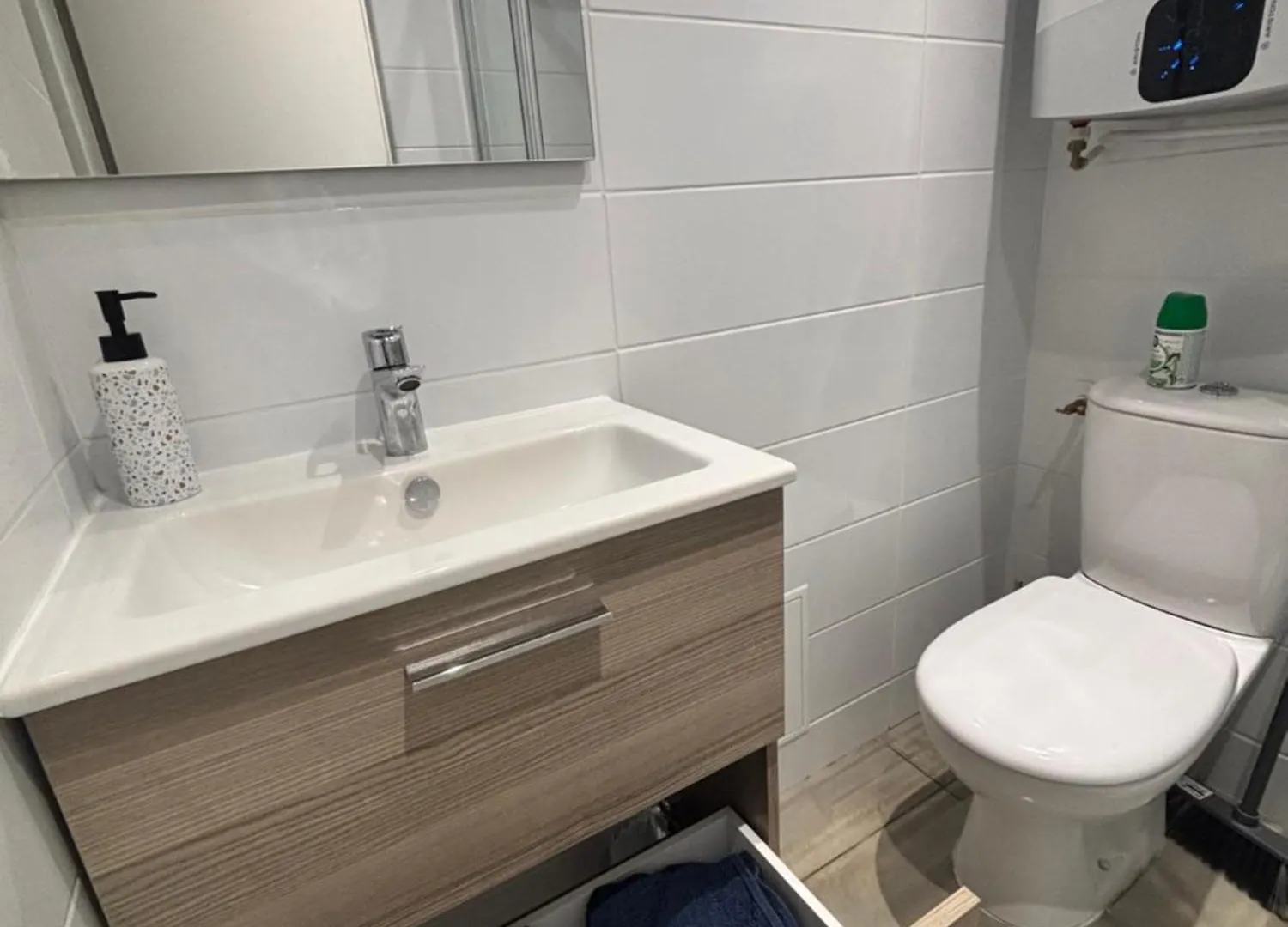 Modern Studio Near Stade Velodrome Metro Station Marseille France