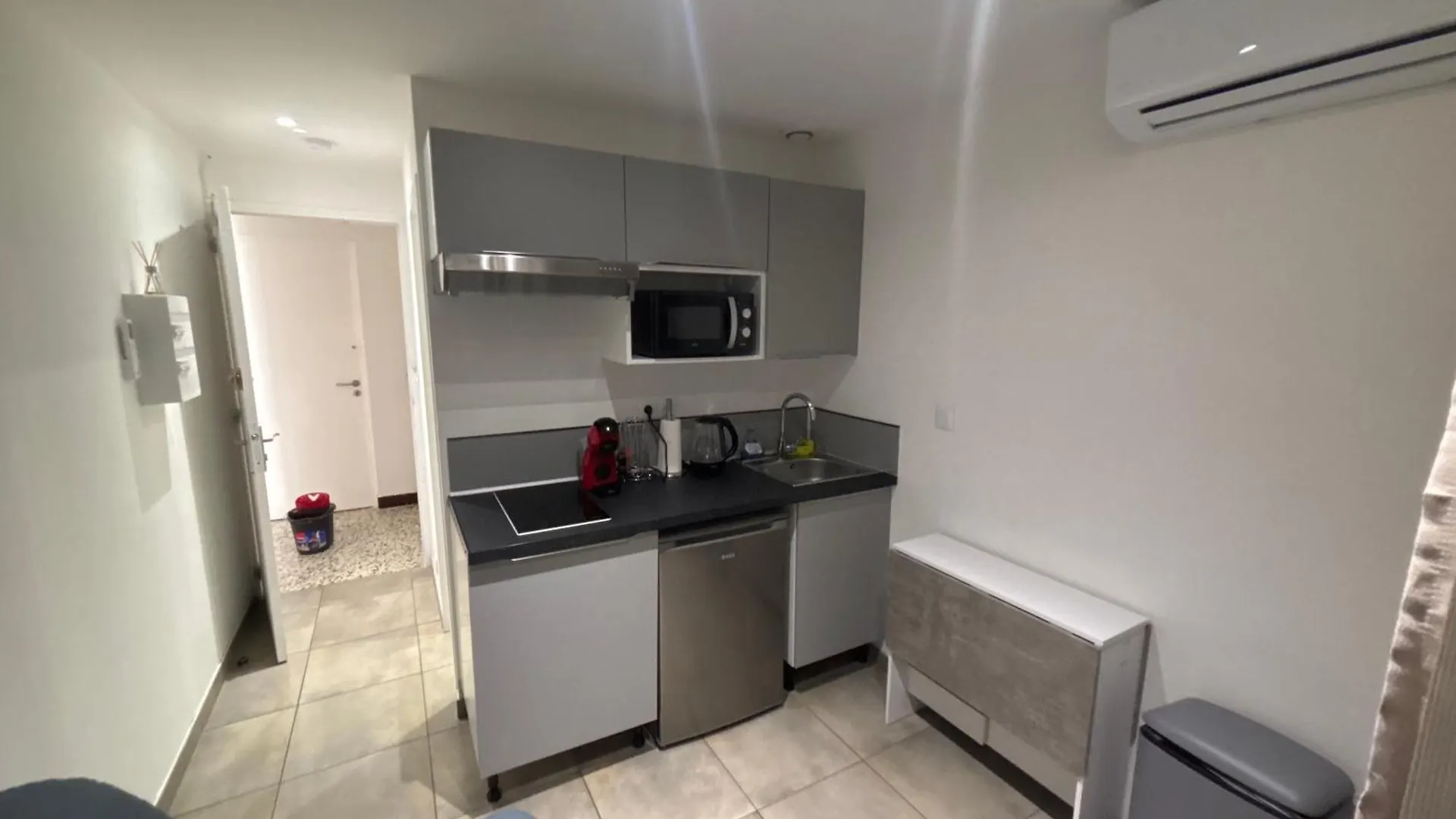 Modern Studio Near Stade Velodrome Metro Station location